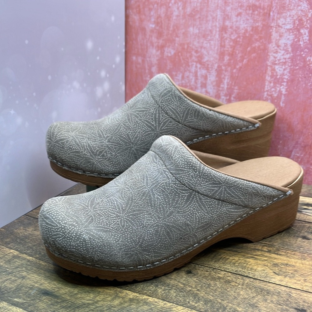 Santia- The Original Danish Clogs